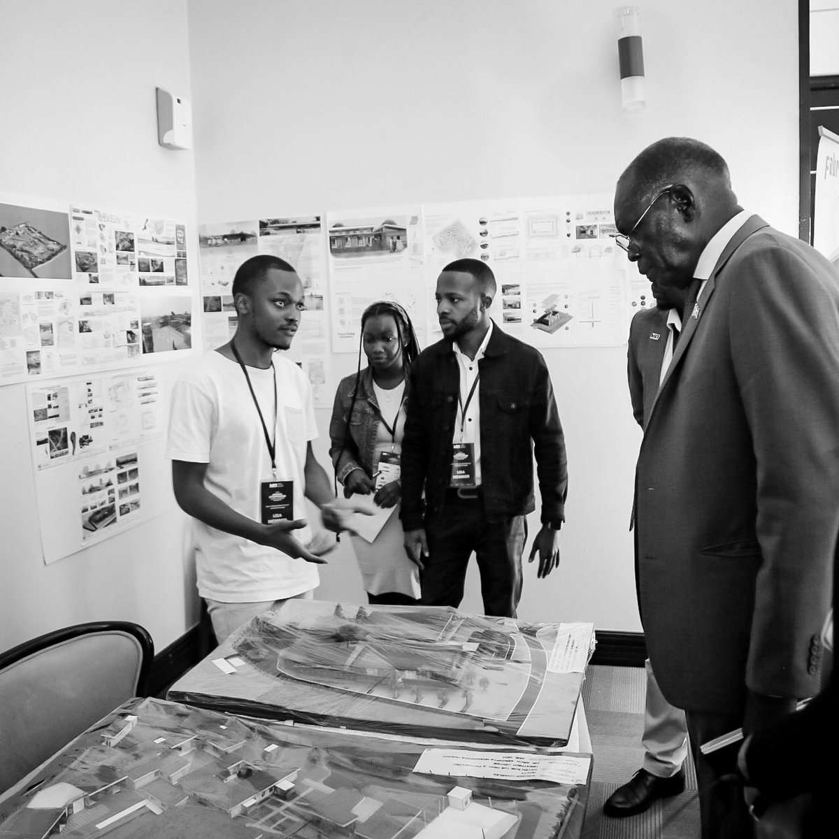 UgArchSociety's tweet photo. Day 2 

Guest of Honour walk through the Architecture Student’s exhibition…

Uganda Society of Architects 2023 Annual Symposium https://t.co/rMlTgA89oT