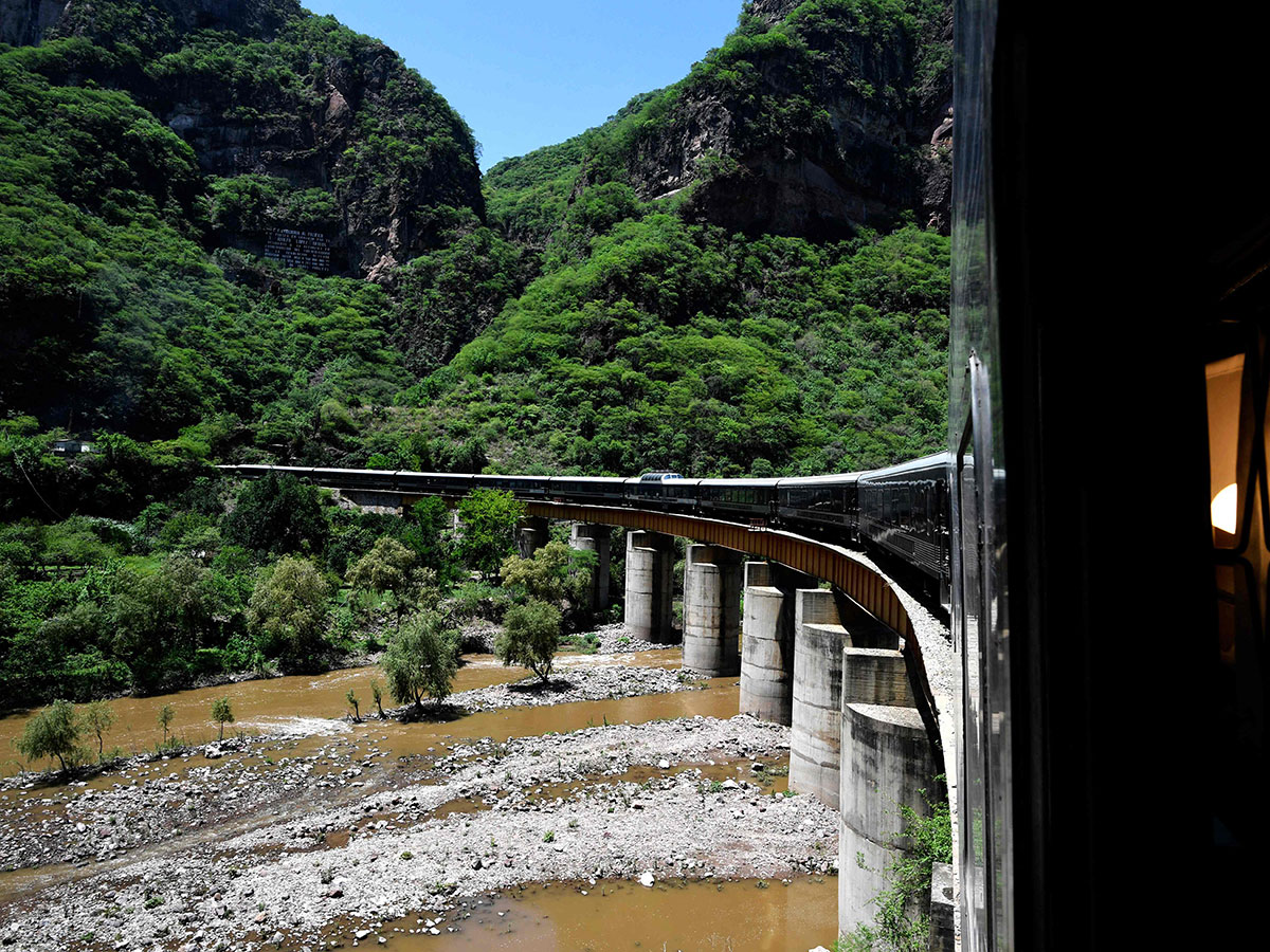 gulf_news's tweet photo. #Photos: #Mexico's #CopperCanyon train takes intrepid travelers on a spectacular journey
#ChepeExpress recognized by #NationalGeographic as one of the world's greatest rail trips
https://t.co/Md6jAuOfe3 https://t.co/erMVUvSc1o