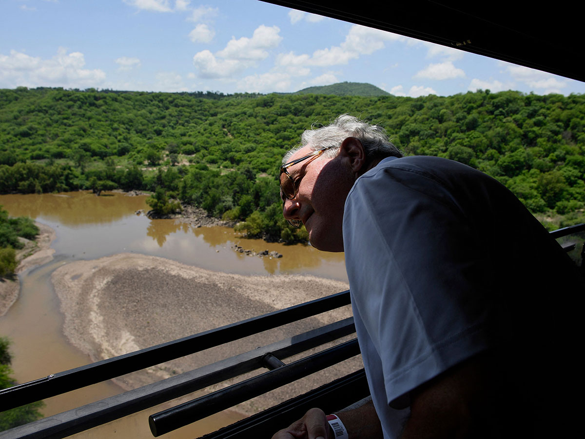 gulf_news's tweet photo. #Photos: #Mexico's #CopperCanyon train takes intrepid travelers on a spectacular journey
#ChepeExpress recognized by #NationalGeographic as one of the world's greatest rail trips
https://t.co/Md6jAuOfe3 https://t.co/erMVUvSc1o