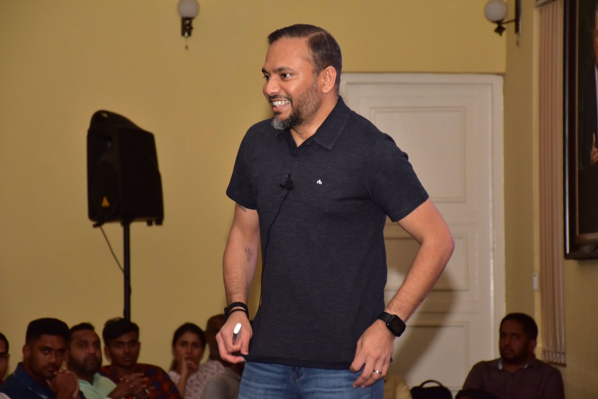 nable_biz's tweet photo. N-able hosted its quarterly employee forum on 25th July. A highlight of the event was the keynote address delivered by @asankama, who shared his personal story & valuable insights.
#EmployeeForum #EmployeeEngagement #Nable https://t.co/yMM8vNGgZ0