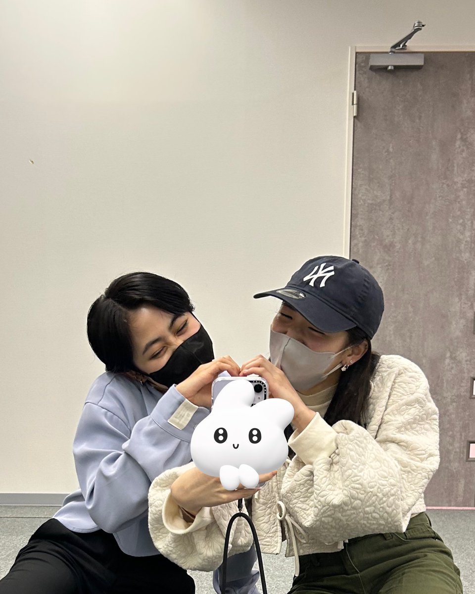 sa_sha3_'s tweet photo. みう！
本当は一緒にデビューしたかった🥹
短期間だったけどとても仲良くなれて番組に感謝してます！舞台見に行けなかったの悔しい😫これからもずっと応援してるね🫶🏻 大好き！

#OUTOF48 #AKB48 
#下尾みう
#陳佐沙 https://t.co/8v3CGEdEpw