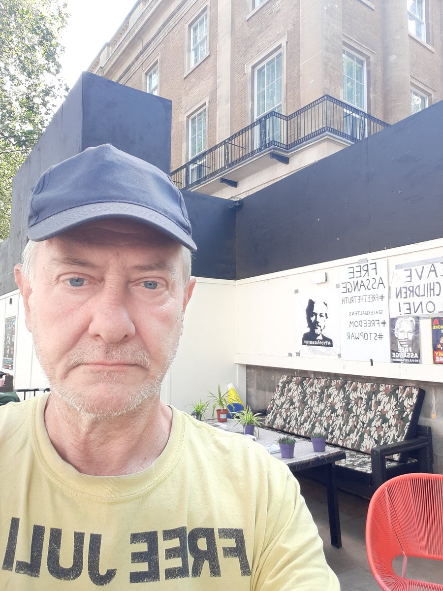 AlexWaltens's tweet photo. Me at "The Crib" opposite Downing Street. #FreeAssange #Stella_Assange #WeWillWinThis #StandUpSpeakUp #AssangeCampaign #DontExtraditeAssange #FreeTheTruth #JulianAssange #WorldResistanceForum #BritainUnitedOrgUK #FreePalestine #WeAreMillions #WeMustResist #YouCanResist https://t.co/E141L0l3Hf