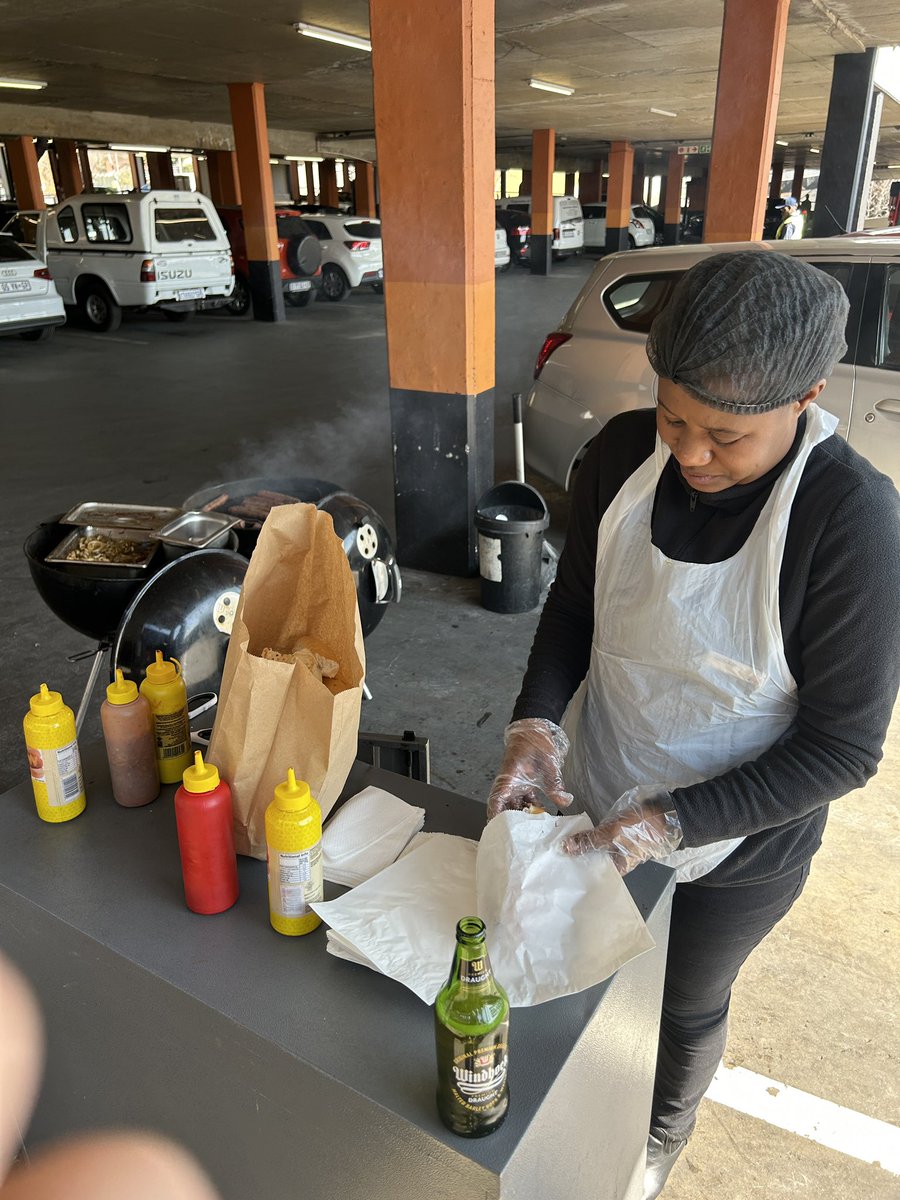 Routine Friday… 

Braai location: Craighall spar

Drawing a parallel to Mannie Libbok - just doesn’t miss. 

#bokke #fridayworsrolls