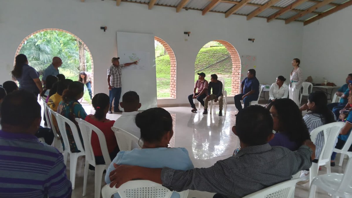 wilsoneib2007's tweet photo. Del 12 al 14 de julio en el Municipio de Dulce Nombre de Culmí, se desarrolló un taller donde se aplicó una herramienta de viabilidad económica de los recursos naturales con la participación de varias comunidades Pech. #FSC https://t.co/sCEMPONLmn