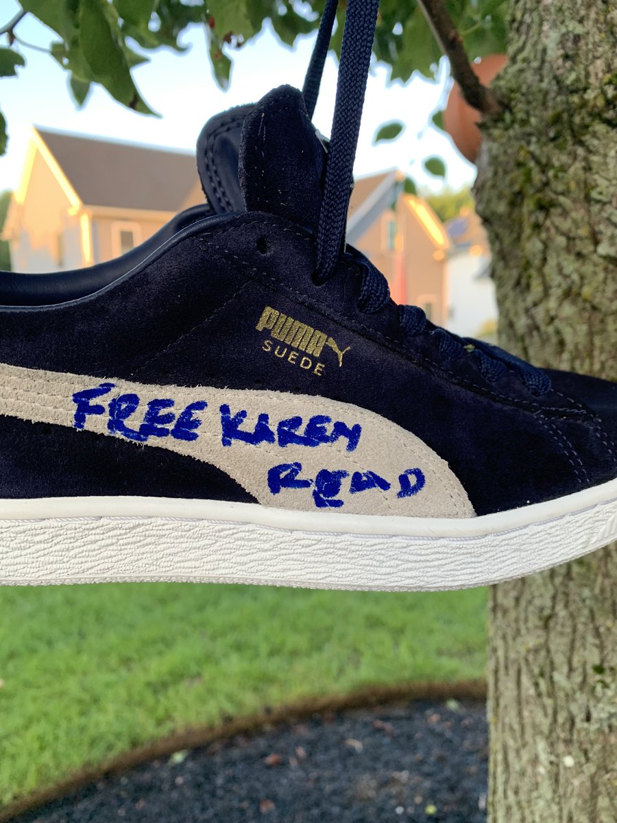 bostonmikeeey's tweet photo. Check out the new birdhouse!
@CantonCoverup @CantonFire1 @CantonMAPolice @ChiefRafferty @BethKaras
@DoctorTurtleboy
#karenreadwasframed
#12hoursneaker
#Turtlecrossing https://t.co/1fOY7HPKRW