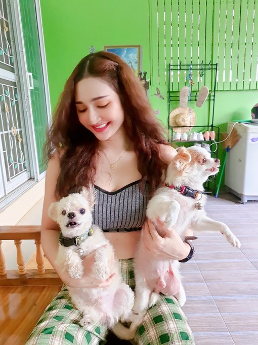 ครอบครัวอบอุ่น พี่น้องรักกัน 🥴😵&zwj;💫😆 https://t.co/gGD1kxdlb6<a href="/tag/%E0%B8%AA%E0%B8%A7%E0%B8%A2%E0%B8%82%E0%B8%A2%E0%B8%B5%E0%B9%89%E0%B9%83%E0%B8%88"class="tags"><span>#สวยขยี้ใจ</span></a>
