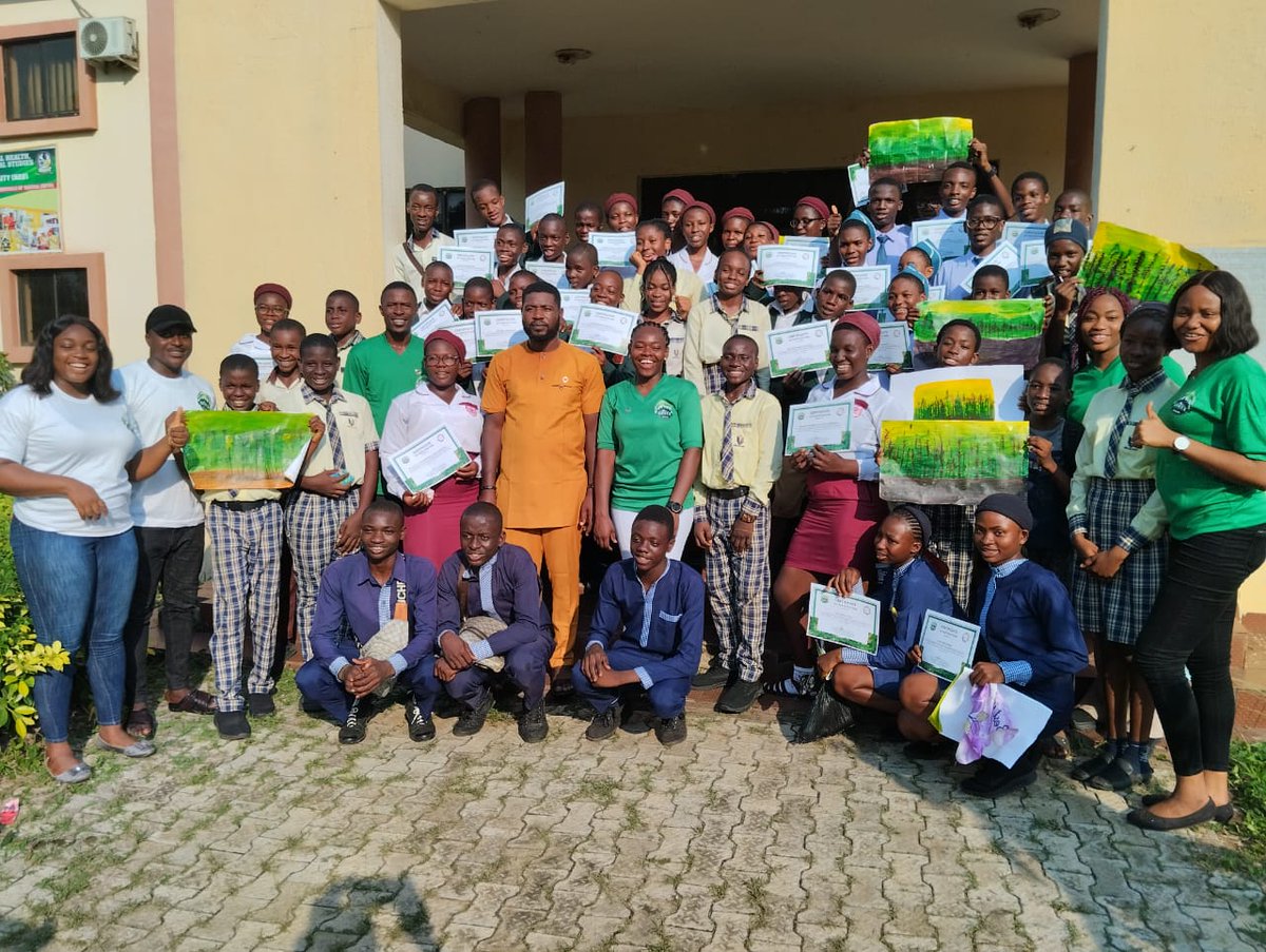_grenchi's tweet photo. The #AnambraClimateBootcamp was a huge success🌳🌳🌳
Thank you to everyone that made this event impactful, from the speaker, the trainers, teachers, volunteers, GECCI team and most importantly the students 🧑🎓
#AnambraClimateBootcamp
#geccinitiative
#isagermany
#GAPproject https://t.co/pBx9elMolJ