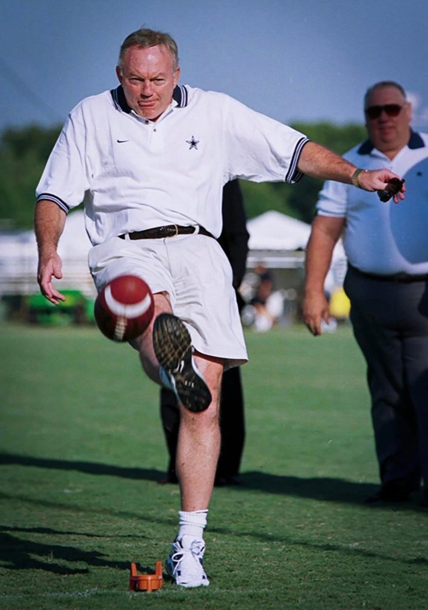 junior_miller's tweet photo. Jerry kicking at Cowboys Camp in '99!  Photo courtesy Paul Mosley, FW Star-Telegram https://t.co/NGSVTs7NKZ