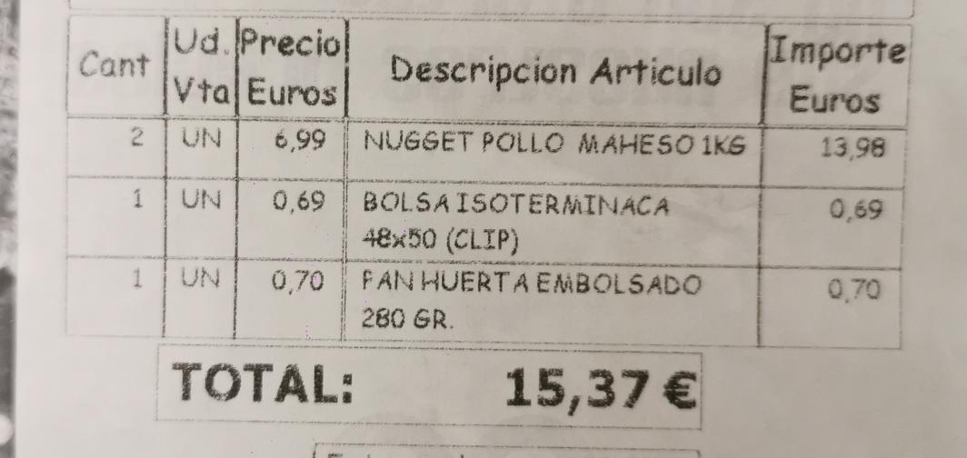 AlmuDeDena's tweet photo. Cuando la bolsa isotérmica que compras es nivel super saiyan. Los nuggets han llegado cocinados a casa. https://t.co/JctUpsaFEo