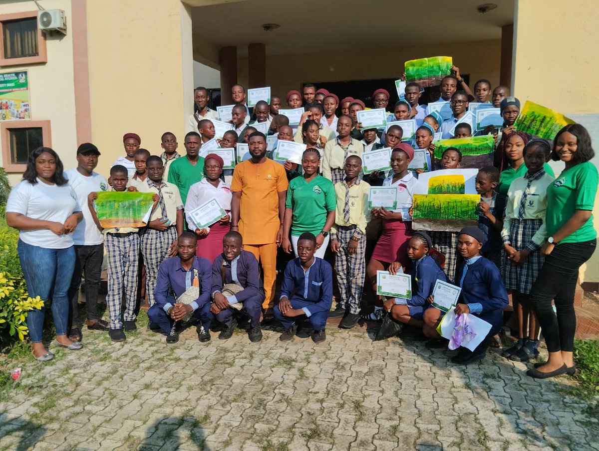 _grenchi's tweet photo. The #AnambraClimateBootcamp was a huge success🌳🌳🌳
Thank you to everyone that made this event impactful, from the speaker, the trainers, teachers, volunteers, GECCI team and most importantly the students 🧑🎓
#AnambraClimateBootcamp
#geccinitiative
#isagermany
#GAPproject https://t.co/pBx9elMolJ