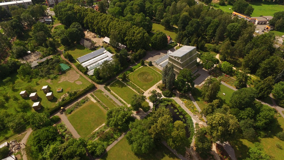 Izskrien Rīgu LU Botāniskajā dārzā! botanika.lu.lv/par-mums/zinas…