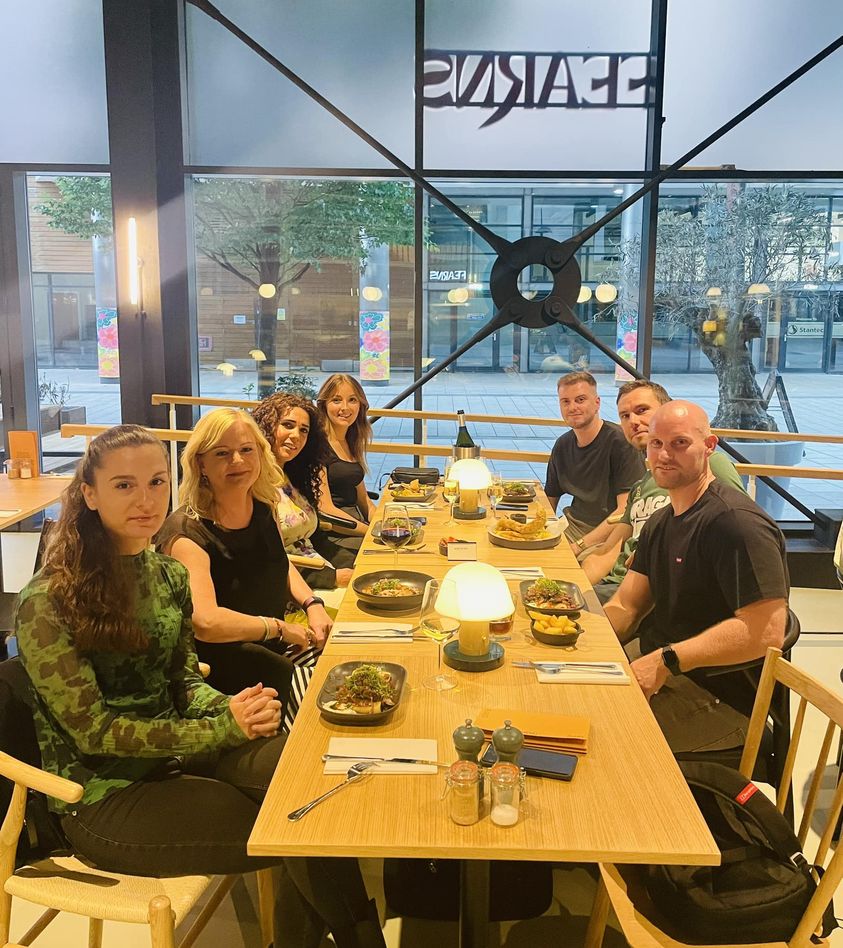 Some of the team enjoying the Fearns restaurant <a href="/DepartmentUK_/">Department</a> #leedsdock for our summer social.

#ux #uxleeds #leedsdigital #productdesign #uxagency
