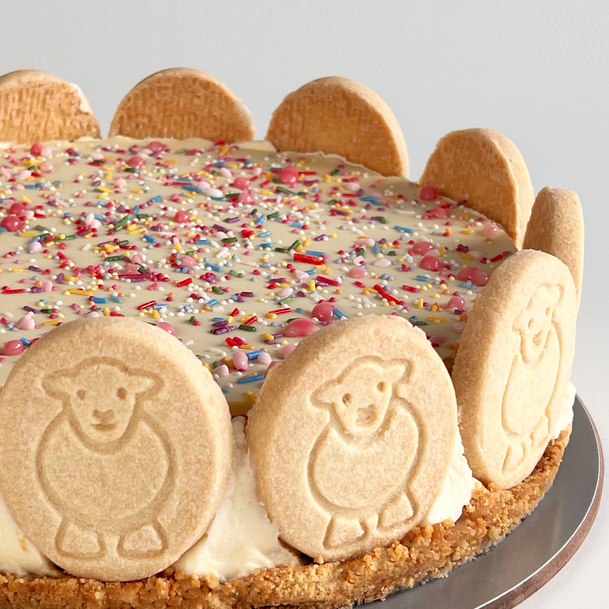 HerdyUK's tweet photo. Herdy’s No Bake Lemon Cheesecake 😋
To celebrate #NationalCheesecakeDay get stuck into Herdy’s Lemon Cheesecake, a scrumptious fusion of zesty lemon, velvety cream cheese, and a colourful chocolate bark! 🍫
https://t.co/8hcC16UCvW
#Herdy #shortbread #chesecake #chocolatebark https://t.co/j0FW9hGYG9