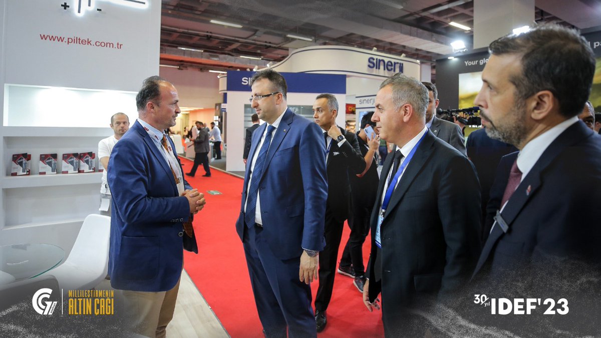 IDEF'23'te ASELSAN Genel Müdürümüz Sn. Ahmet Akyol ve Tedarik Zinciri Yönetimi Genel Müdür Yardımcımız  Sn. Nuh Yılmaz, tedarikçi firmalarımızın stantlarını ziyaret etti.

#ASELSAN #Gücümüzbir 
#IDEF23