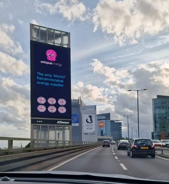 glartique's tweet photo. @AdblockHackney @adfreecities @ClearChannelUK @AdblockLambeth @badvertising11 @BiteBack2030 amazing work! how do we remove utterly shocking #monoliths facing the #M4 and #A4 flyovers in west London 20m high digital distractions, with the only possible audience is drivers. how can this be allowed? #SafeToDistractDrivers ? @TheAA_UK @TheRAC_UK @DVLAgovuk @transportgovuk https://t.co/HtC5HTeH5D