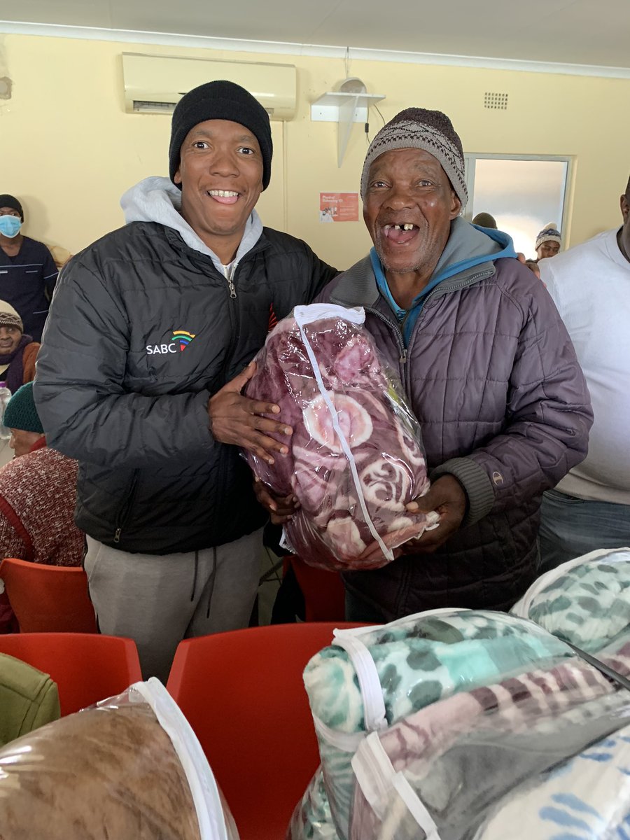LesediFM's tweet photo. 📍Vaal Echoes of Love Old Age Home. #MandelaMonth https://t.co/HJqAbdbsy9