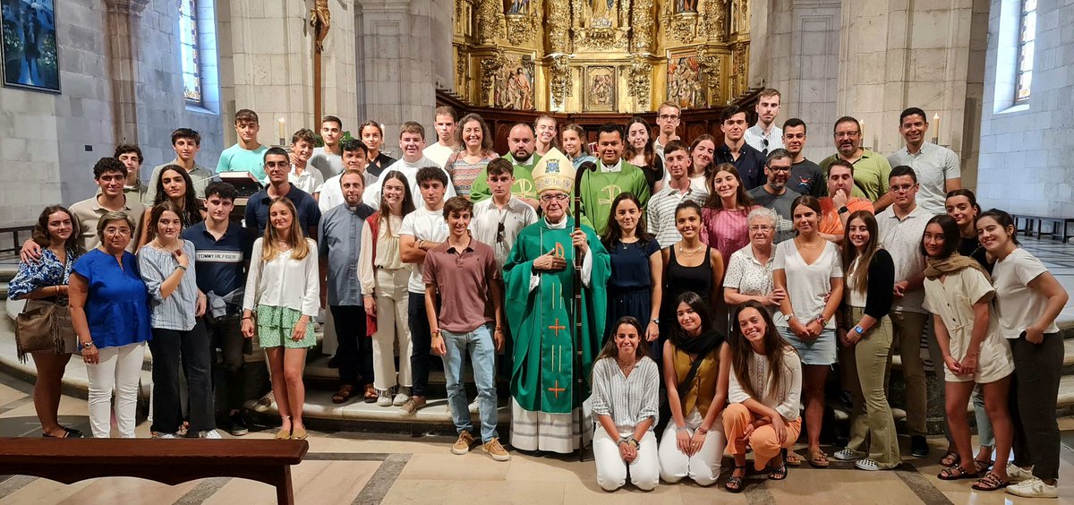 El pasado miércoles se puso en camino a #Aveiro el grupo de jóvenes que participarán en los #DíasenlasDiócesis
78 peregrinos a los que se sumarán el lunes 28 más... #JMJLisboa2023 #SantanderenOliveiraDeBairro