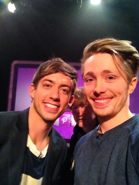 dailyacaster's tweet image. 