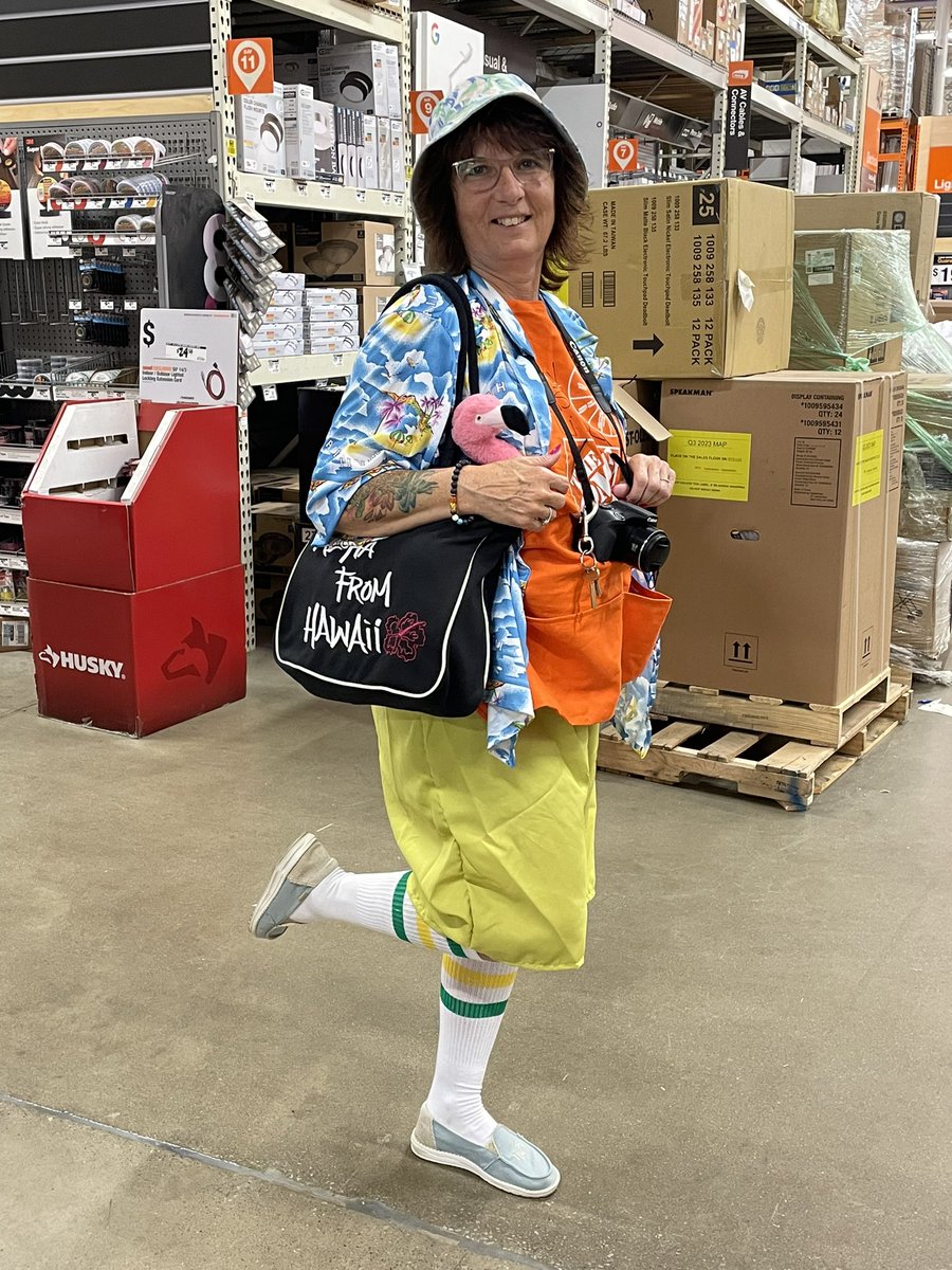 Tacky tourist day! Cashier appreciation!! @AOcker_HD @GonzalezNAngela