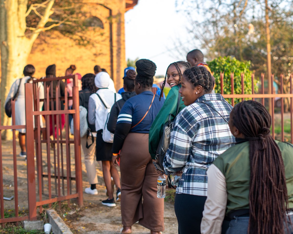 EmpowaYouth's tweet photo. Sihlela kusita insha lengasebenti
#empowayouthweekend #InspiredConnectedTransformed #empoward2work #eyw https://t.co/i88TPkPGFH