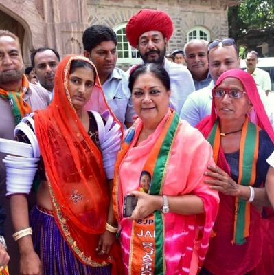 Ranjeet241275's tweet photo. रबारी समाज की धाय मा (जो पशुपालकों के बच्चों पर पहली बार सोचा था राजे जी ने )पूरे राजस्थान में इन्ही के प्रताप से रबारी समाज में शिक्षा की जागृति हुई RAS ओर IAS बन रहे हैं  जय वसुंधरा राजे जय जय राजस्थान @VasundharaBJP @OfficeVRaje @cpjoshiBJP @ArunSinghbjp https://t.co/Ib1kULyW9A