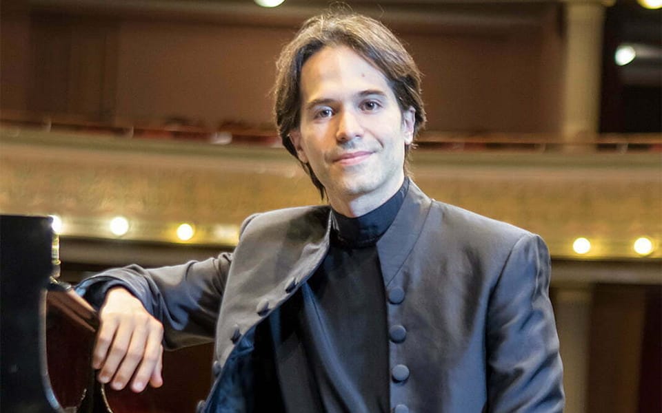 manoamanocba's tweet photo. | CULTURA | Horacio Lavandera y la magia de combinar música, poesía y amor a través del piano

Entrevista al reconocido artista argentino, que el sábado se presenta en el @TdelLibertador.

✍️ Por Augusto Dericia.

📌 Nota completa: https://t.co/26Lux9VlZ6 https://t.co/tFHHcm5Vh0