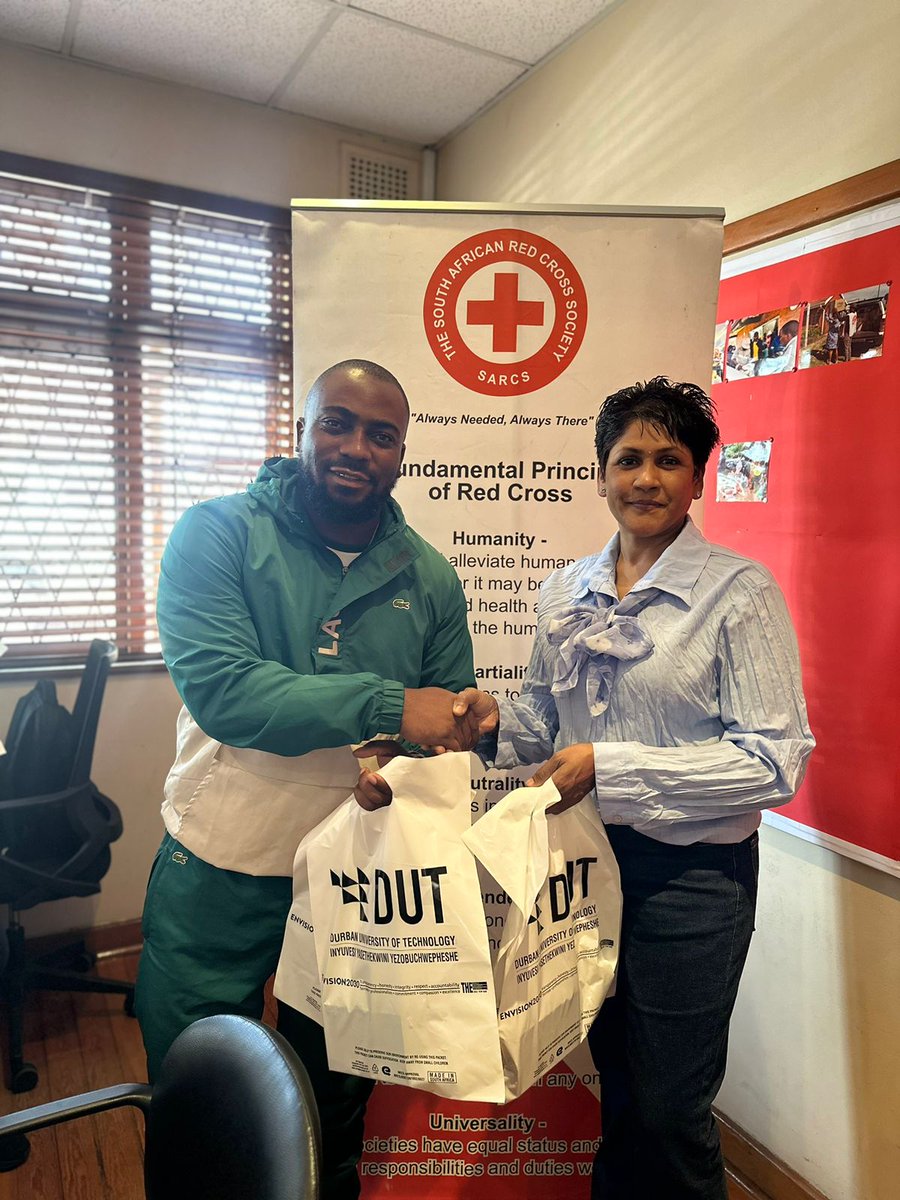 RedcrossSa's tweet image. SARCS partner for the Zinakekele Fun Run, the Durban University of Technology donated corporate gift packs for those that will come up as the top 10 of the run. The fun run is aimed at raising awareness on disasters and other humanitarian situations facing KwaZulu-Natal.