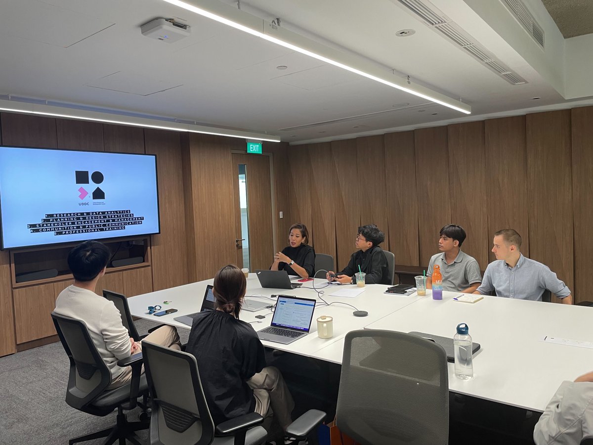 urbanalyticslab's tweet photo. We were thrilled to welcome a group of exceptional young researchers led by Professor Niramon Serisakul from Chulalongkorn University, Thailand 🇹🇭. Check out the work of Bangkok’s leading Urban Design and Development Center at: https://t.co/I31eOrTVQf https://t.co/ia5fbexPra