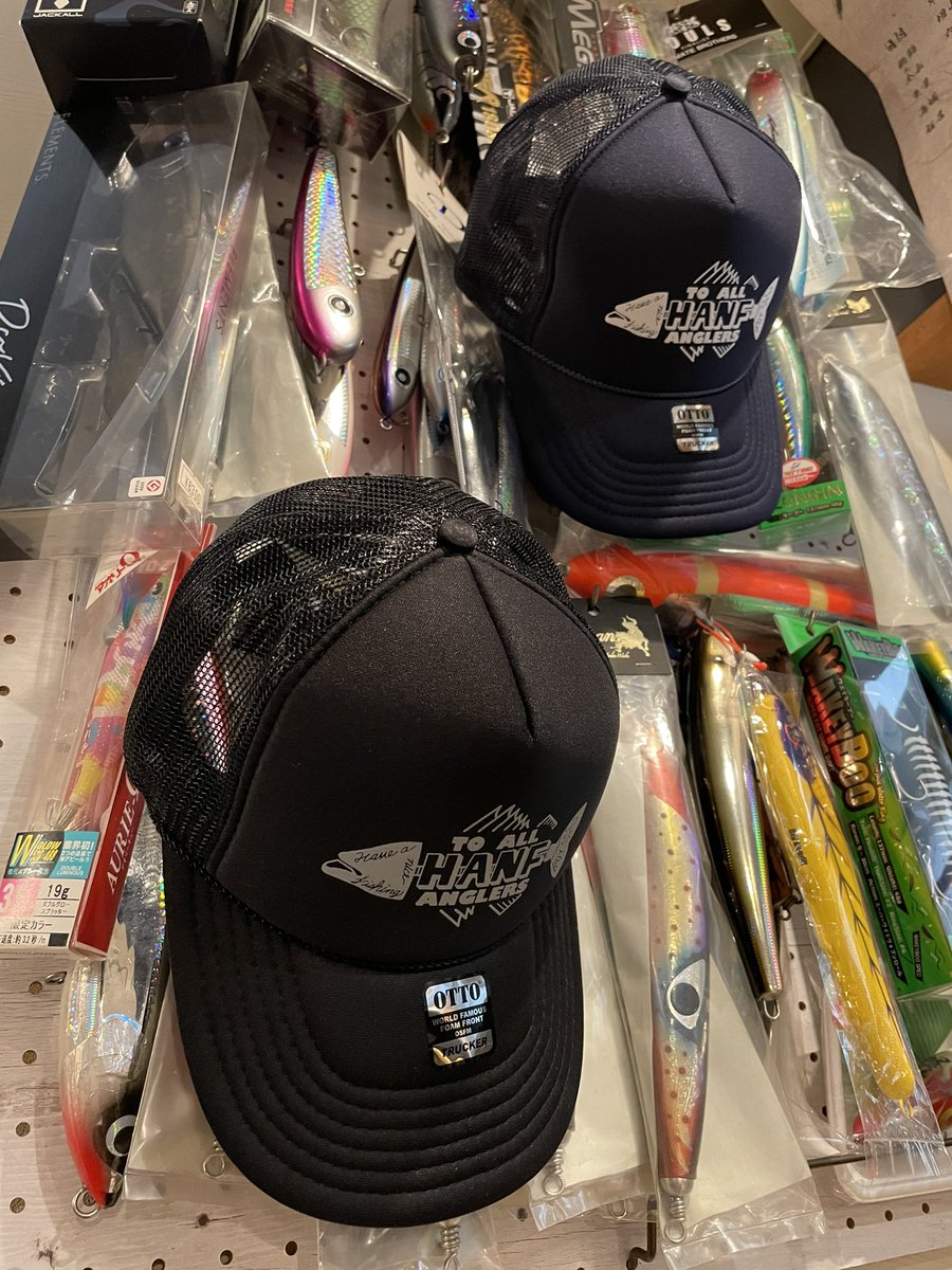 HanfTokyo's tweet photo. ▶️ NEW ITEM

ALL ANGLERS MESH TRUCKER CAP

夏の必需品、メッシュキャップがリリース。
カラーは2色🤩
ブラックはプリントカラーはグレー。
ネイビーにはホワイトカラーのプリント。

個数限定となってます。
このシーズンの釣りの相棒としてガシガシ使ってください！

https://t.co/5cmI1EBn8i https://t.co/pKGgYjongt