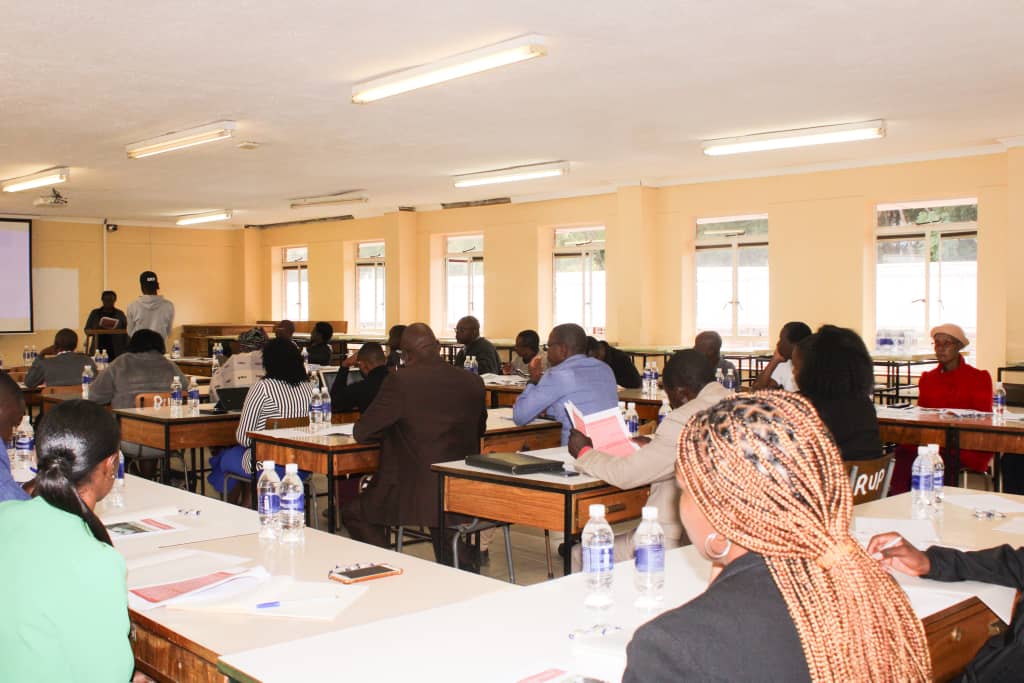 DevelopmentGov1's tweet image. The Urban Informality Forum hosted at the University of Zimbabwe was a great success. Prime elements that were discussed included the process of acquiring title deeds. There was also an in depth discussion on land access and tenure.