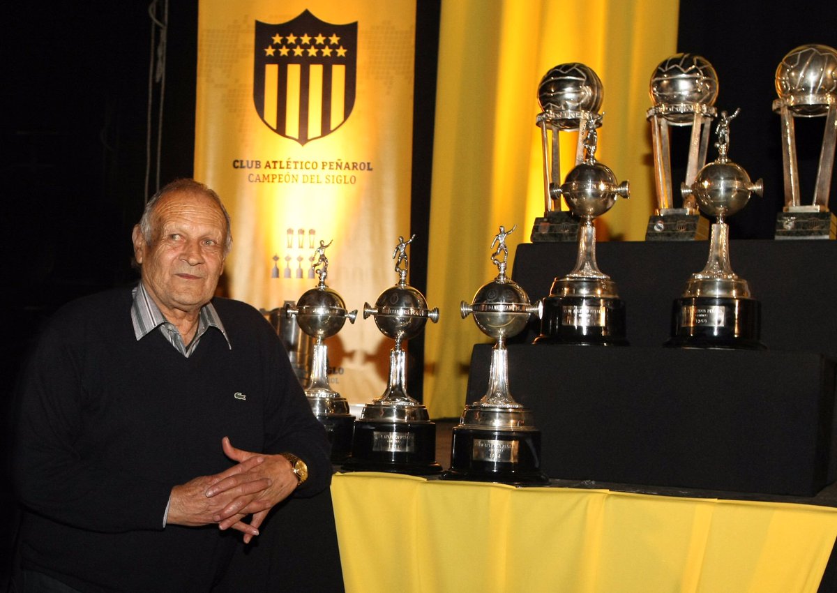 El Presidente de <a href="/OficialCAP/">PEÑAROL</a> Ignacio Ruglio pedirá introducir en la proxima asamblea representativa, una moción para que la nueva ciudad deportiva de Peñarol lleve el nombre de Nestor "Tito" Goncalvez Capitán de capitanes, jugador más ganador de la historia de Peñarol que ademas