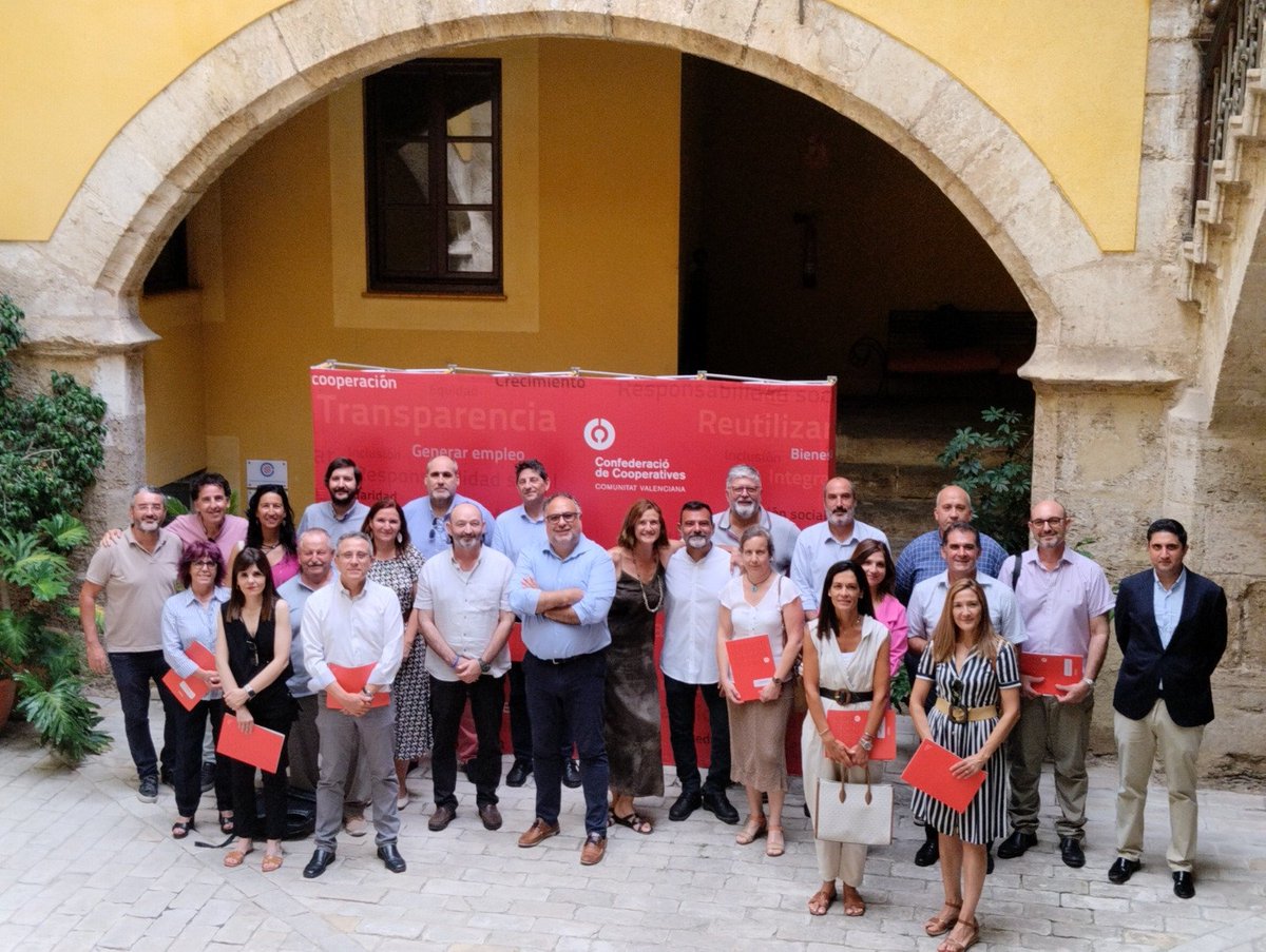 concoval's tweet photo. ¡Lo hemos vuelto a conseguir! El cooperativismo valenciano ayuda a la India rural de la mano de @fvicenteferrer La solidaridad de 2⃣0⃣ cooperativas hará posible la construcción de un centro para asociaciones de colectivos en riesgo de exclusión 💪

Info 🔗 https://t.co/lSbvnLrPq5 https://t.co/bZ4MKKrcLf