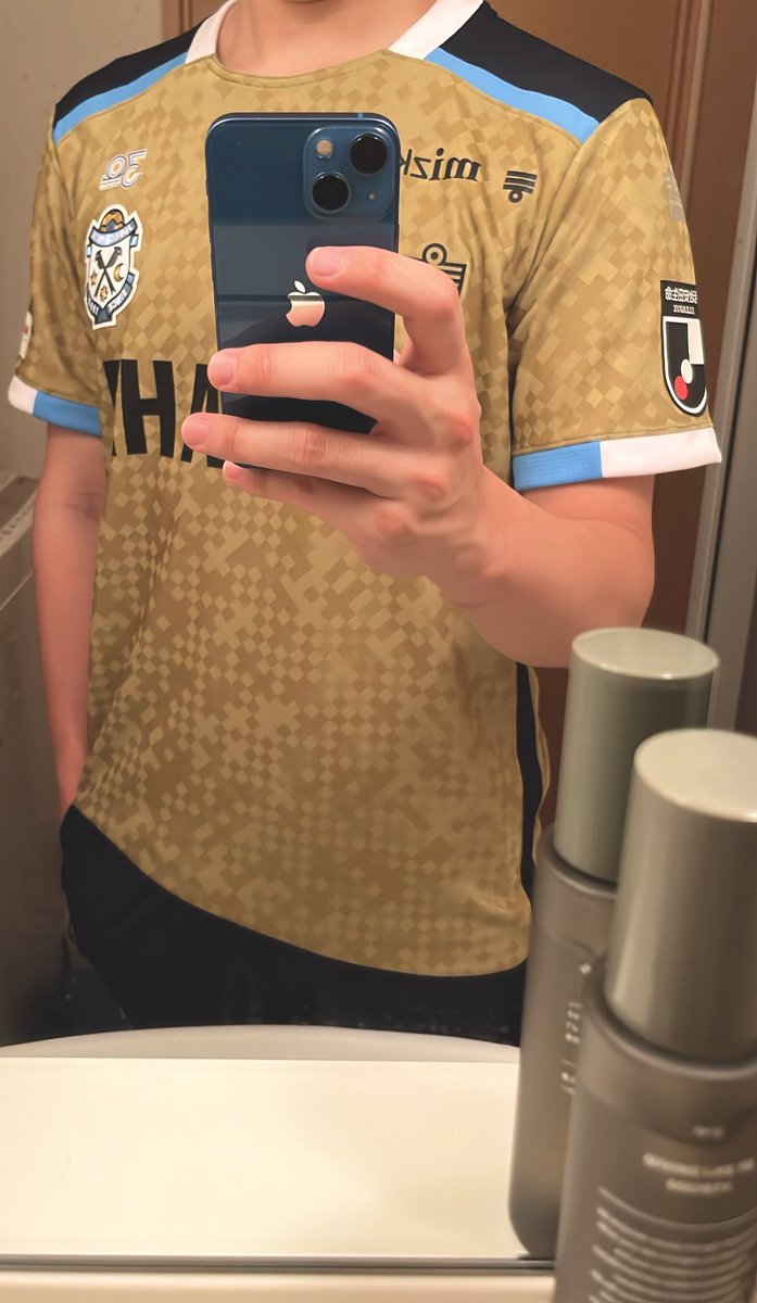 bouyouchan's tweet photo. 30th anniversary kit!!
@Jubiloiwata_YFC 🩵
#jubilo #jubiloiwata #jubilofamily #Jubilo30th #admiral #mizkan
#ジュビロ磐田 #アドミラル #ミツカン https://t.co/jdsq4bSN7U