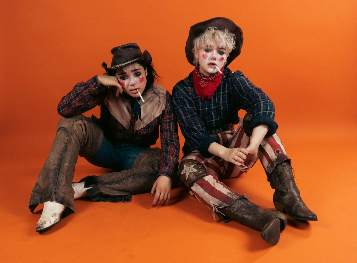 theskinnymag's tweet photo. 𝙽𝚘𝚝 𝚃𝚑𝚎𝚒𝚛 𝙵𝚒𝚛𝚜𝚝 𝚁𝚘𝚍𝚎𝚘 🤠 🤡 👶

Xhloe Rice and Natasha Roland were two of the breakout stars of #edfringe 2022 - now they're back, with @andthentherodeo and new show What If They Ate The Baby?

https://t.co/fz3Z28OigA @anahitrooz @theSpaceUK https://t.co/OpozwdENWt