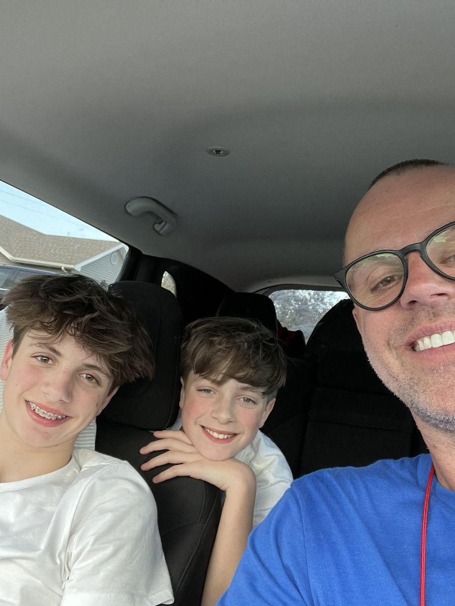 🏀 Camp Dawgs! 

Cannon and I have traveled all over doing camps for the past ✋summers but now we get to add Reg! 

The three of us got to spend the past ✌️weeks at 🏀 camps TOGETHER. Better than any beach vacation! 

<a href="/SnowMissouri/">SnowValleyMissouri</a> 
<a href="/ThornhillCanno/">Cannon Thornhill</a>