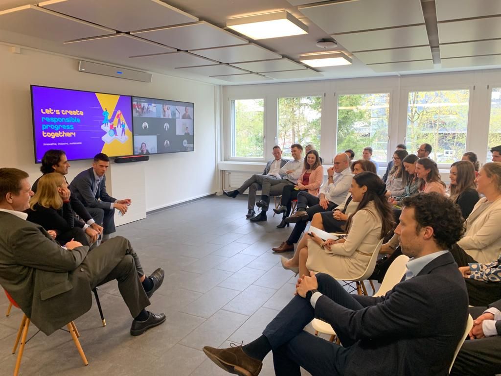 Marietajurgal's tweet photo. It's time to slow down for a couple of weeks, to reflect on everything we've achieved as #OneVoice at @MerckGroup in this H1. We'll celebrate it, yes, but it's also an opportunity to take a longer look at the second half of the year. 
Happy holidays! #FromEuropeToGlobal #OneMerck https://t.co/xtZmMCHnSV