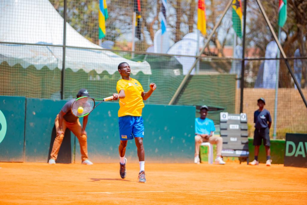 tennis_rwanda's tweet photo. #DavisCupRwanda 

Group IV - Africa - Group B 

Day III, Match II 

Wilson Oswalele Igbinovia ( #Nigeria)  ✅️

6-2 6-1 

Habiyambere Ernest ( #Rwanda) 

#DavisCup #CIMERWA #AmekiColor #ParkInn #SimbaVoyages #VisitRwanda #Liquid https://t.co/b9sJ4zWTrH