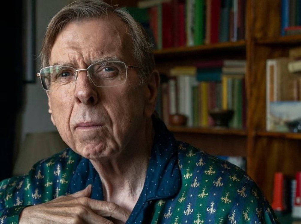 misanharriman's tweet photo. I would go as far as saying that Timothy Spalls performance in episode one of, “The Sixth Commandment” is one of the greatest Tv performances in a generation.

Yep he is that good in it.

Also I enjoyed this show wayyyyy more than my recent trips to the cinema to see hyped movies.

This show is a stunning achievement.