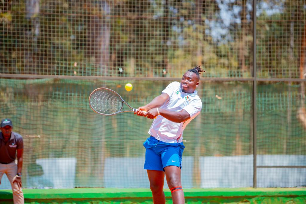 tennis_rwanda's tweet photo. #DavisCupRwanda 

Group IV - Africa - Group A  

Day III, Match II 

Ismael Mzai ( #Kenya) ✅️

6-2 6-4 

Cliford Wuyum Nkwain ( #Cameroon) 

#DavisCup #CIMERWA #AmekiColor #ParkInn #SimbaVoyages #VisitRwanda #Liquid https://t.co/GqzT4tAAcd