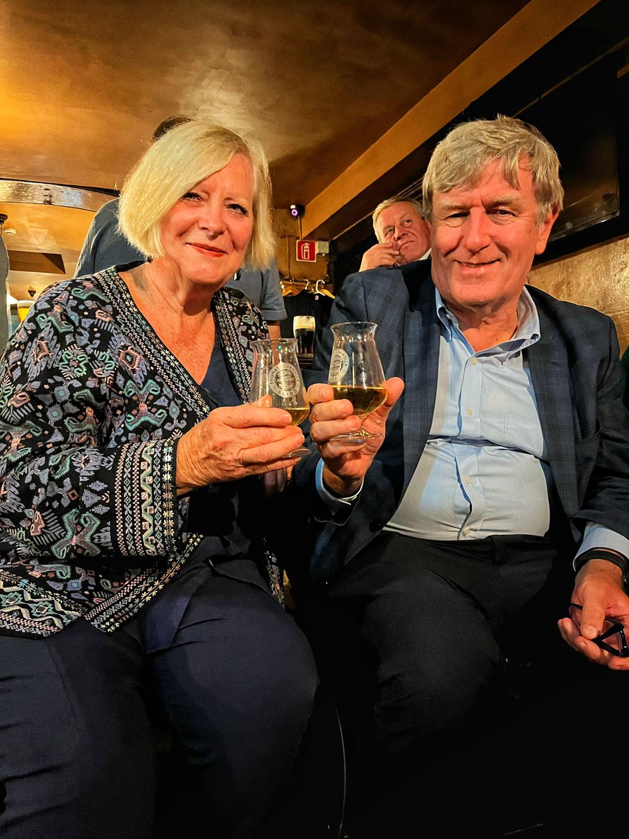 Great craic last night in Sligo with <a href="/sligowhiskeyso1/">sligowhiskeysociety</a> in the legendary @ThomasConnolly_ - Decent <a href="/WaterfordWhisky/">Waterford Distillery</a> drams &amp;  <a href="/DanMulhall/">Daniel Mulhall</a> &amp; his wife dropped in for drop of Argot at the end of the night. Good fun. Have a nice weekend folks. 🥃