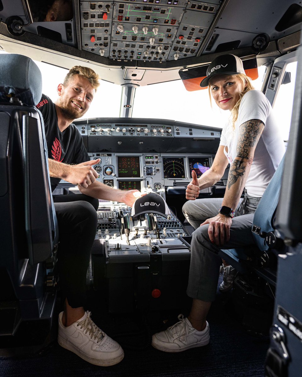 bayer04_en's tweet photo. Landed in Safe Hands!! 🙌🇪🇸
🔜 #RSCB04 | #Bayer04 | #Werkself | #leav_aviation | #beLEAVer https://t.co/ogauop4blq