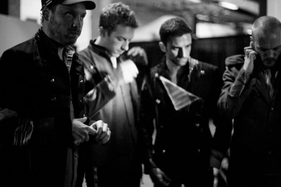 coldplayfiles's tweet image. Coldplay photographed by James Gooding