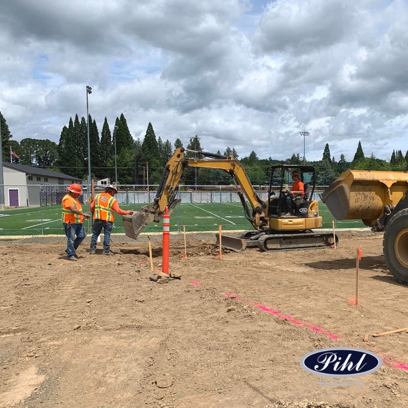 PihlExcavating's tweet photo. Excavation Friday!
.
.
.
#pihlexcavating #pihlinc #oregon #construction #excavating #excavation #wineries #vineyards #commercialdevelopments #sportsfields #heavyequipment #IBuildAmerica #excavationfriday #gradecontrol https://t.co/ojqato81pn