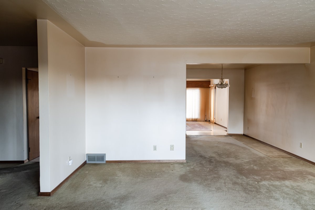 StudioNorth_'s tweet photo. At the center of the existing Halftone House floor plan was a dark and divided sequence from the entry and living room at the front to the kitchen and den at the rear.

Updating the house to a current model of living, we  consolidated the kitchen/dining/mudroom into one space. https://t.co/JU40PdvfYM