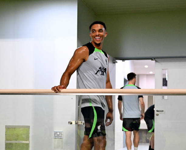 LFCphoto's tweet photo. - @TrentAA

#LFC #LFCtraining #LFCPreSeason 🇸🇬 https://t.co/MOyrNPIGMO