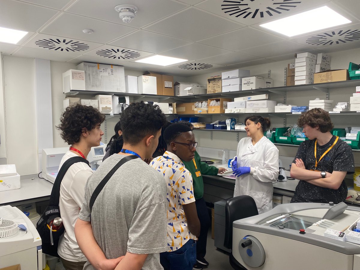 LabSancho's tweet photo. It was great to have @LIYSF  visiting us @KCLstemcells  ! 🧬🔬 Truly inspiring to meet such amazing and motivated students, full of curiosity and passion for science. Thumbs up to these future scientists! 🌟👍🧫🎉 @KCLBMBioscience @The_MRC @JDRFUK @LabSancho @LabSpagnoli https://t.co/CdbWXgj6Jq