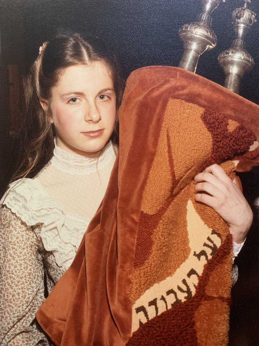 GOLDComedy's tweet image. Your teenage self was a f*cking star!!!! 

If you won't take it from @ohsensibleshoes, here's extra proof from @harrislynn!! 

Embrace your inner teen TOMORROW 👉 eventbrite.com/e/your-teenage…