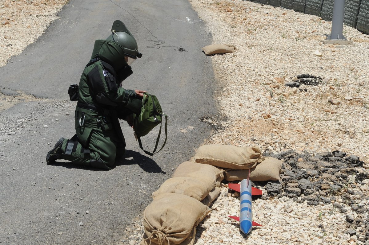 A complex exercise was undertaken by #UNDOF Peacekeepers involving EOD clearance, medical treatment and extraction. Troops from the Nepali Mechanised Company @TheNepaliArmy, the Force Reserve Company #irishdefenceforces and #ObserverGroupGolan took part.🇺🇳🕊️🇳🇵🇮🇪