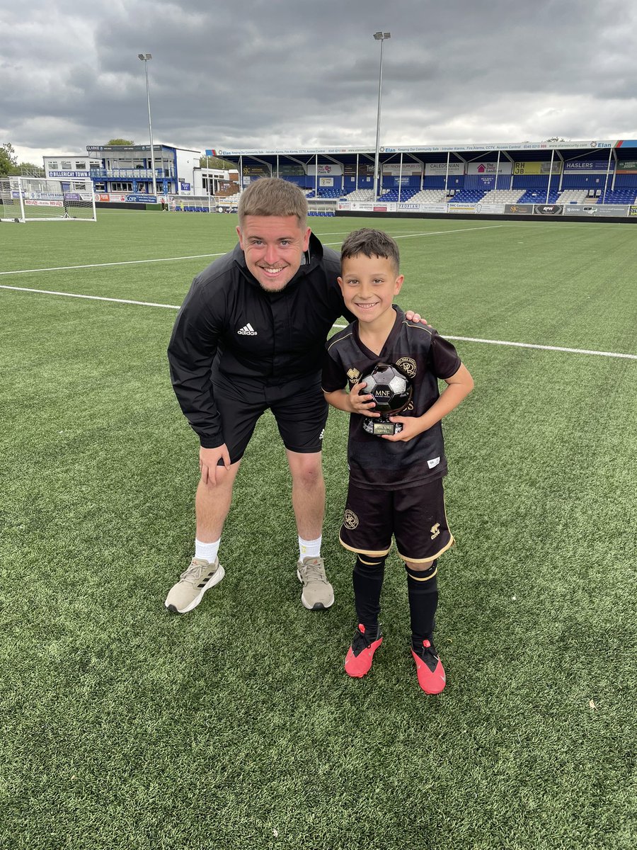 Mark Noble Football tweet media