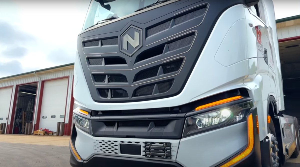 nikolamotor's tweet image. Supporting our customers’ sustainability goals is one of the many positives about electrifying your fleet with the Nikola Tre BEV. Take a quick glimpse into @PGTTrucking 's latest addition to their Pittsburgh fleet: youtube.com/watch?v=XgVpfU…